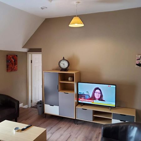 Apt. 2 - Town Centre Apartment Bagenalstown エクステリア 写真